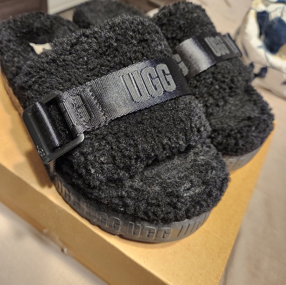 Ugg fluffita slides